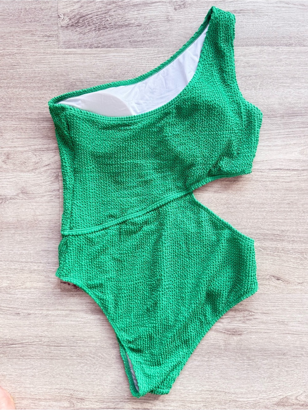 One-Shoulder Green Cutout Women's Swimsuit - Picture 4 of 4